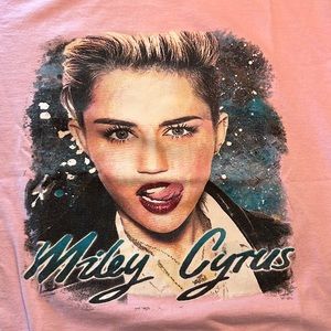 Size M pink Miley Cyrus tee